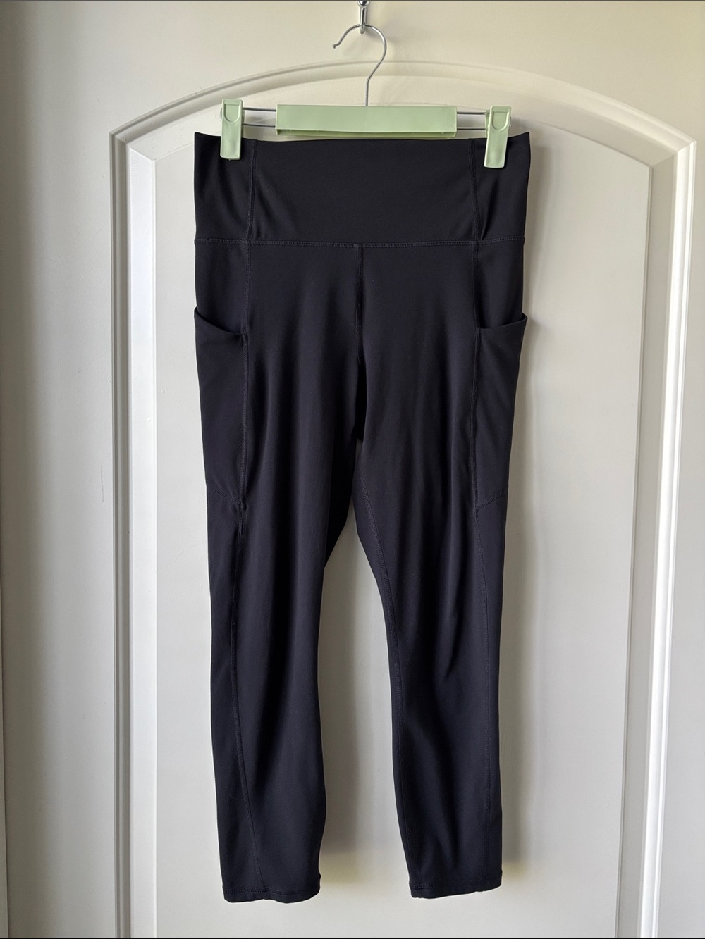 Fabletics Oasis PureLux High Waisted Capri Legging- M- Black